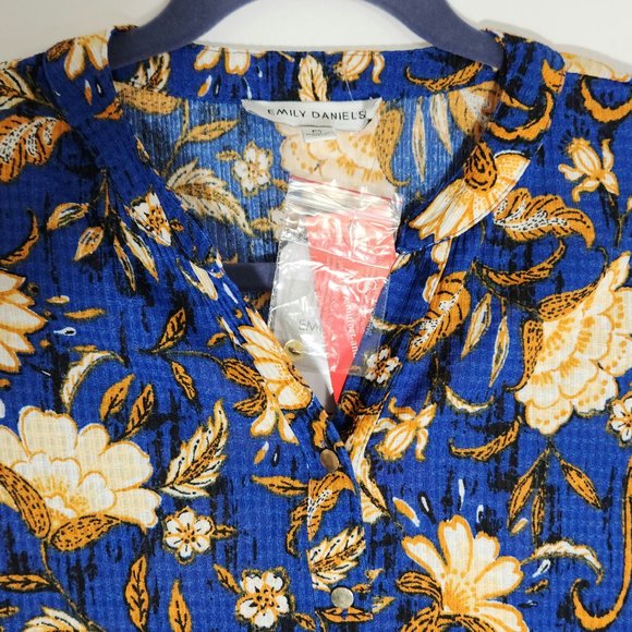 Emily Daniel's Stretchy Top - Picture 5 of 10